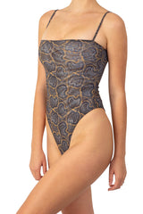 REINA ONE PIECE